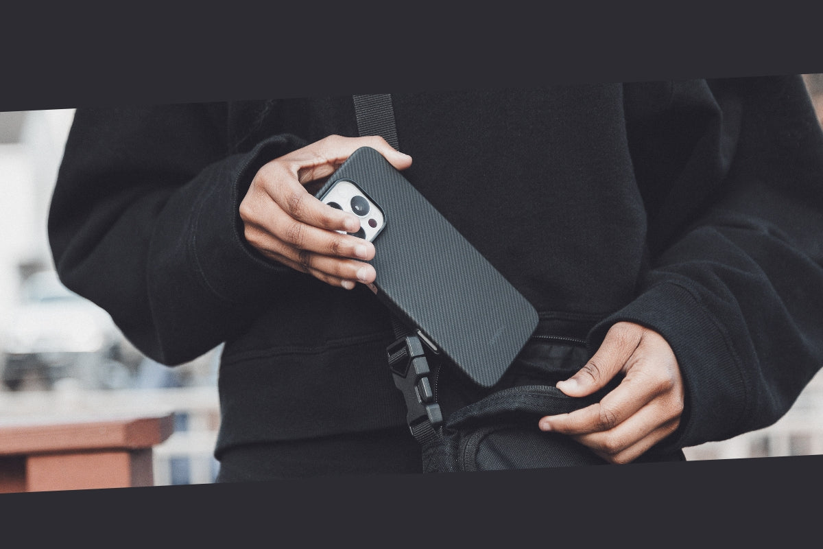 taking aramid fiber phone caseout of bags