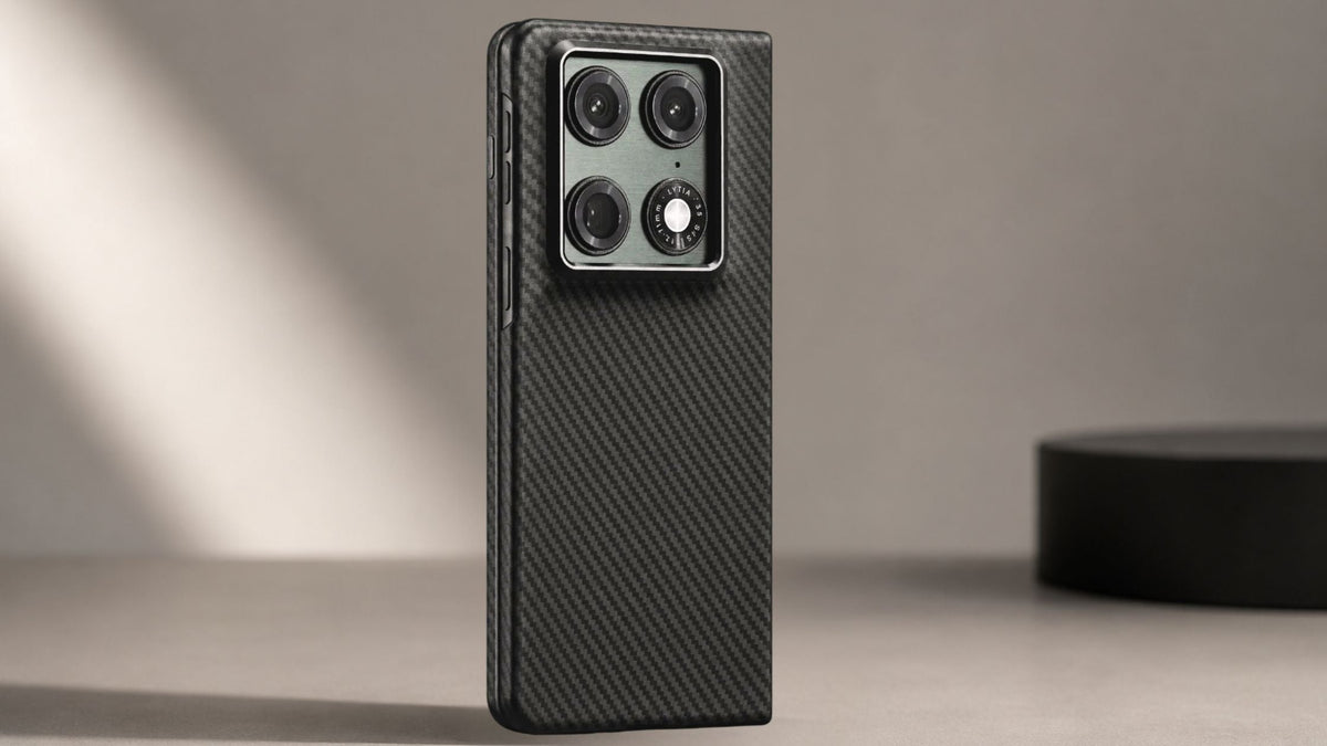 Motorola Razr Fold in Thinborne aramid fiber case