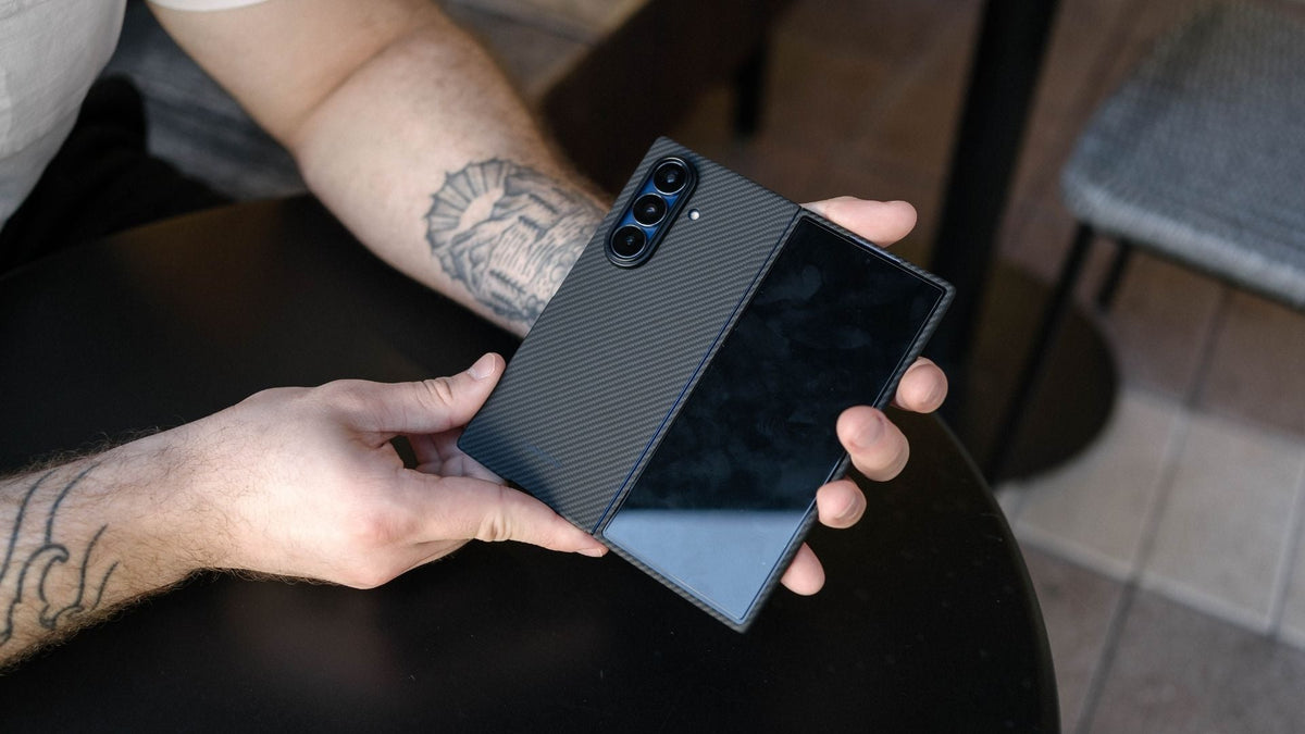 Thinborne aramid fiber Galaxy z fold 7 case showing back and front cover