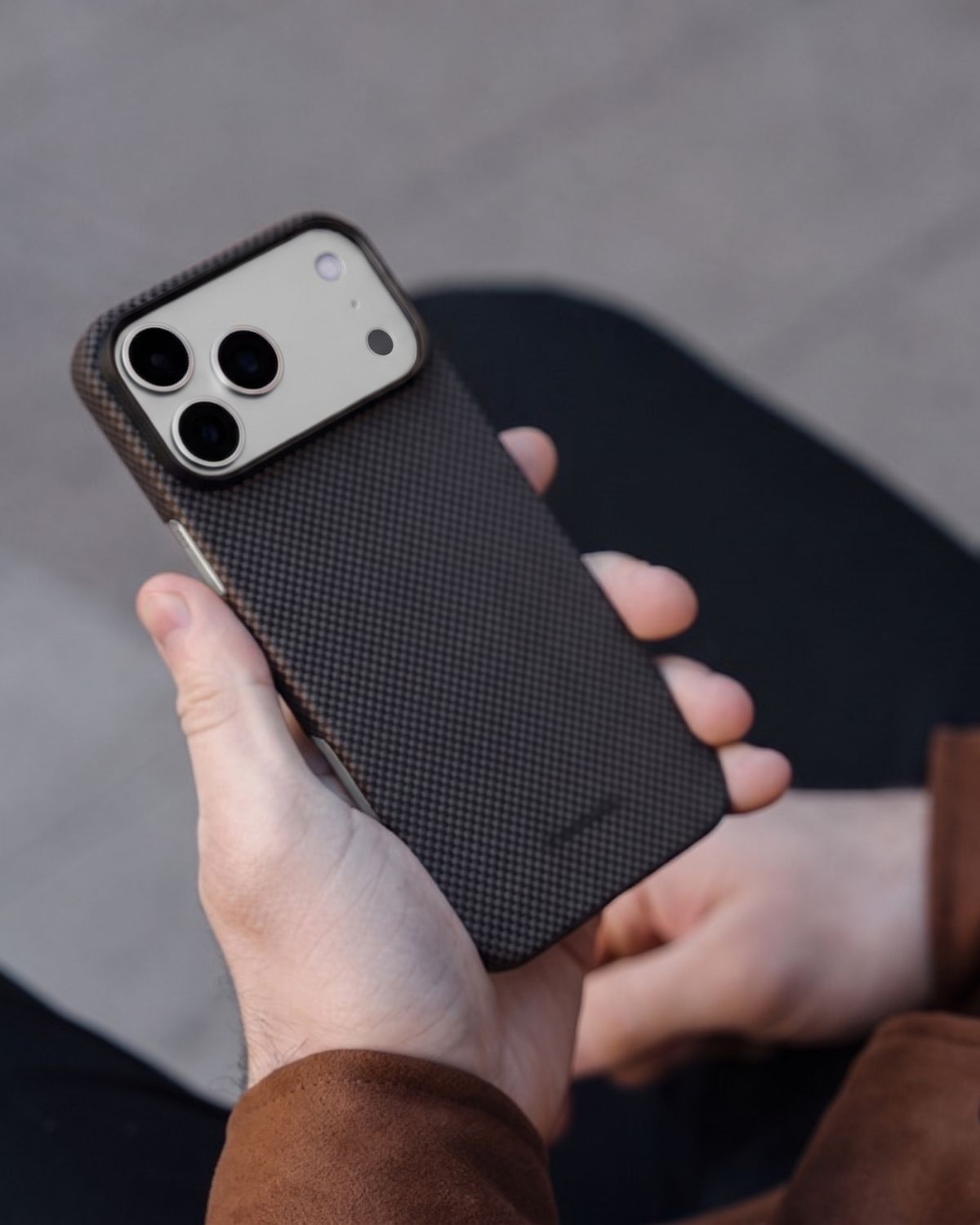 iPhone 18 Pro Max Case - Super Thin | Aramid Fiber | MagSafe - Brown|Black