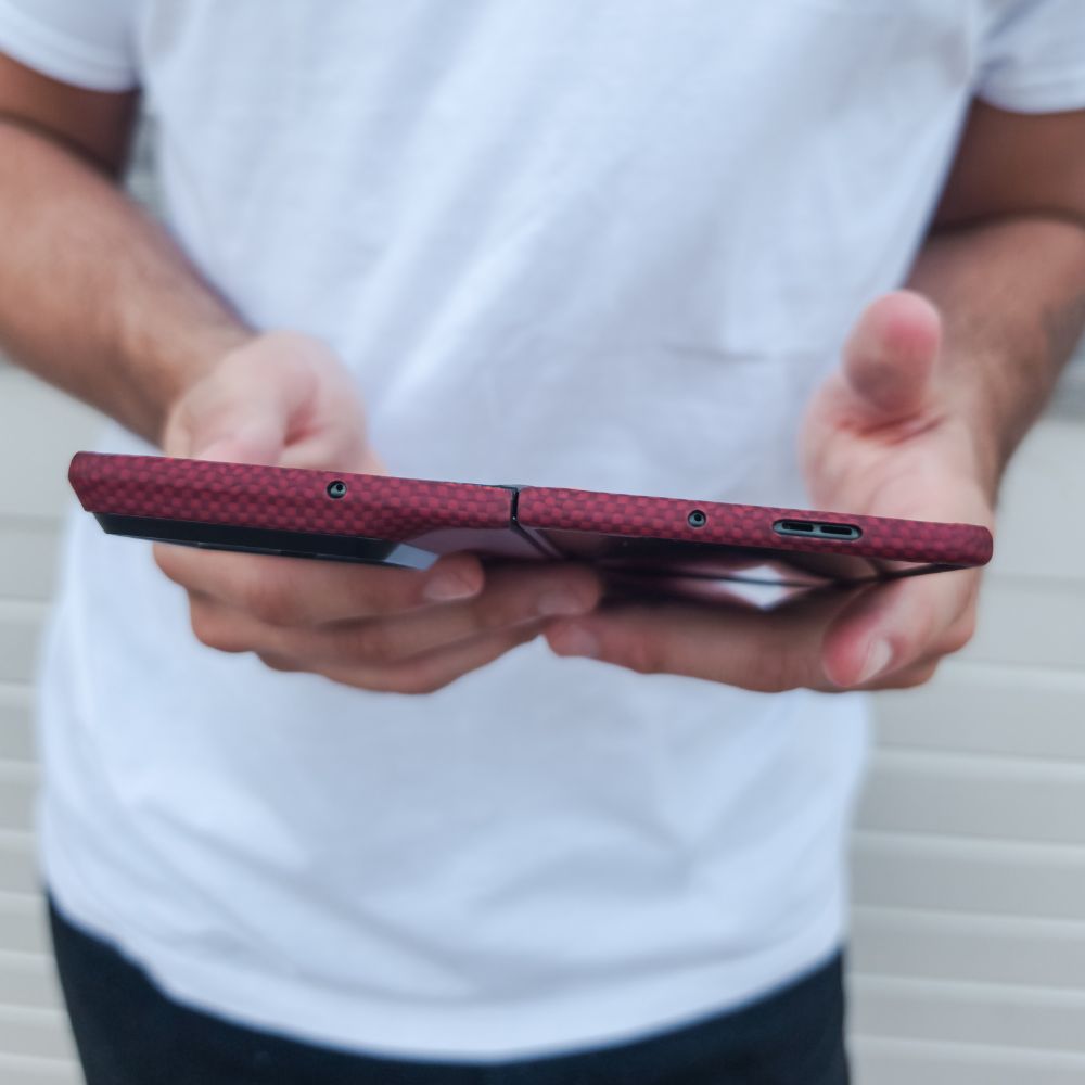 close shot of the top of motorola razr fold case 