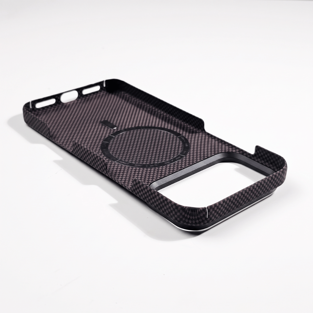 showing the inner design of iphone 18 pro max case with magnet ring