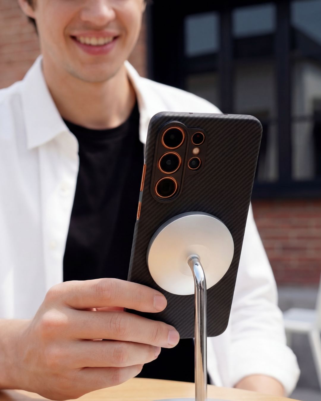 galaxy s26 ultra case attached on magsafe stand
