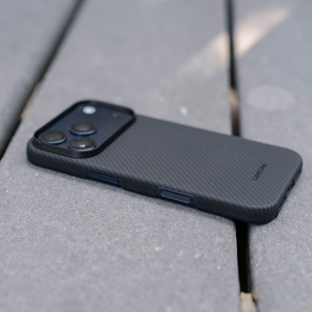 iPhone 18 Pro Max Case - Super Thin | Aramid Fiber | MagSafe - Black