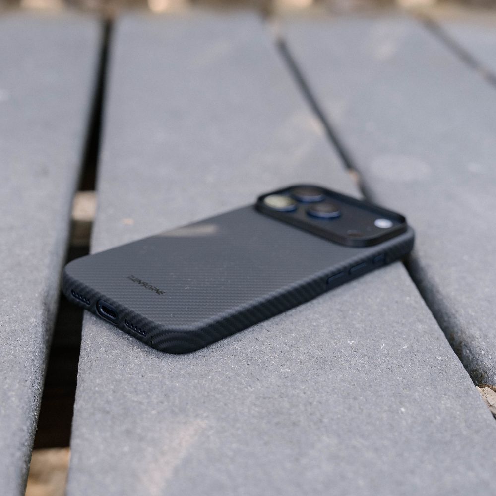 iPhone 18 Pro Max Case - Super Thin | Aramid Fiber | MagSafe - Black